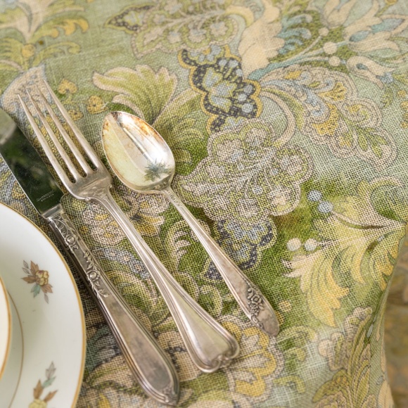 April Cornell Tablecloth Jacob's Court Linen 54x54 - Picture 3 of 4